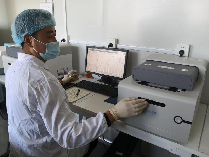 坚决打赢两场攻坚战,三场硬仗一起打