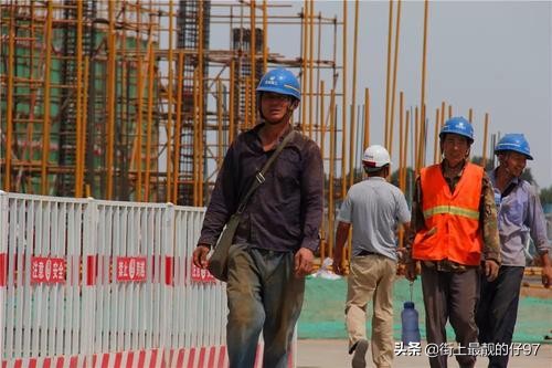 西藏工程施工员工资多少钱一月,国企施工员工资一般多少钱一个月