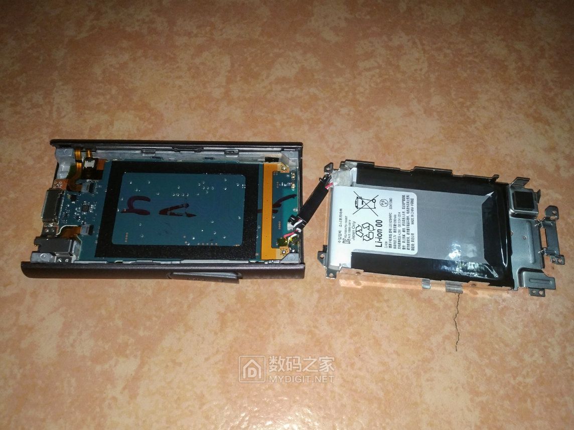 售价1000元的索尼NW-A45无损音乐*放播**器拆解！对比NW-A35主板图