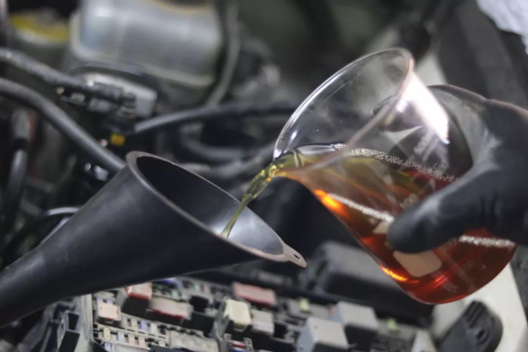 怪兽修车：翻新“残损不堪”的二手霸道LC150，满血复活变新车