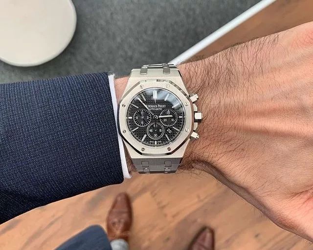 宇舶和天梭手表哪个好,戴天梭开什么车