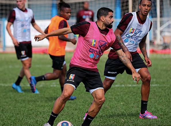 南美世预赛乌拉圭0-3玻利维亚,世预赛南美区巴西vs阿根廷