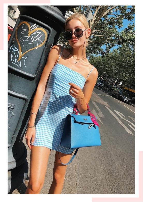 今年流行的简约风穿搭,简约时尚格子衣