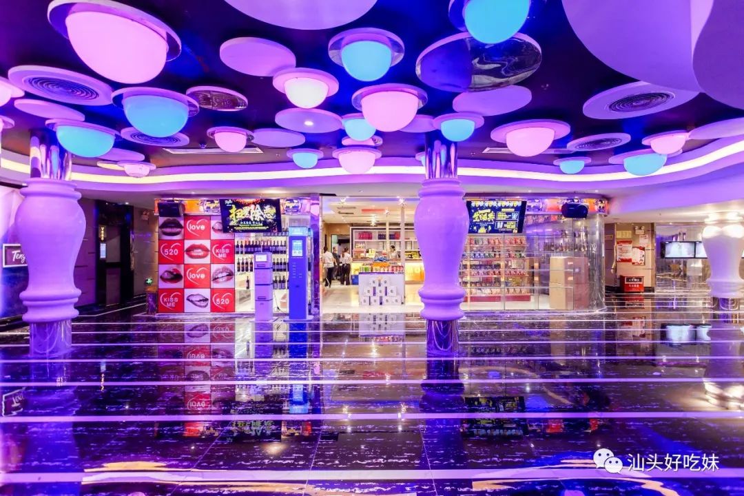 shou家自带食材的火锅店,开在KTV里,人均10+元