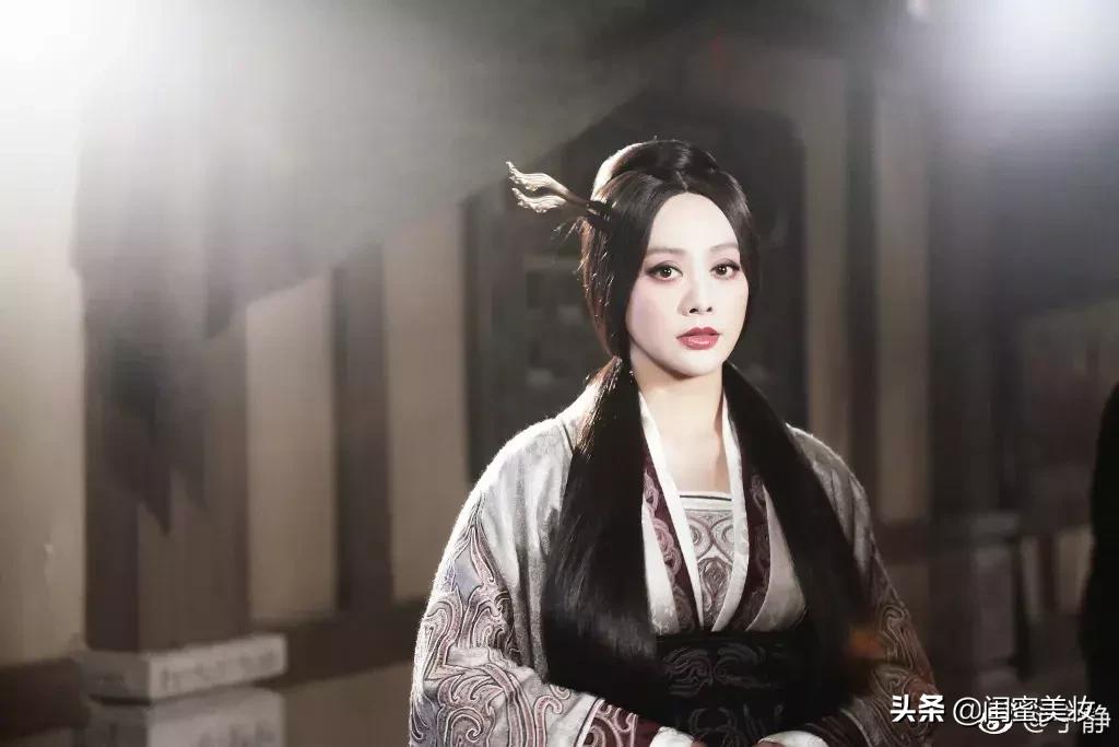 脸怒扎900针成马蜂窝！敷1000块的面膜水晶泡澡！她让我见了世面