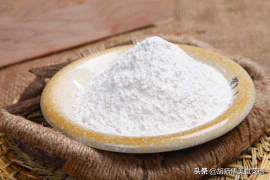 面粉的高筋中筋低筋的区别,面粉的高筋中筋低筋怎么区别