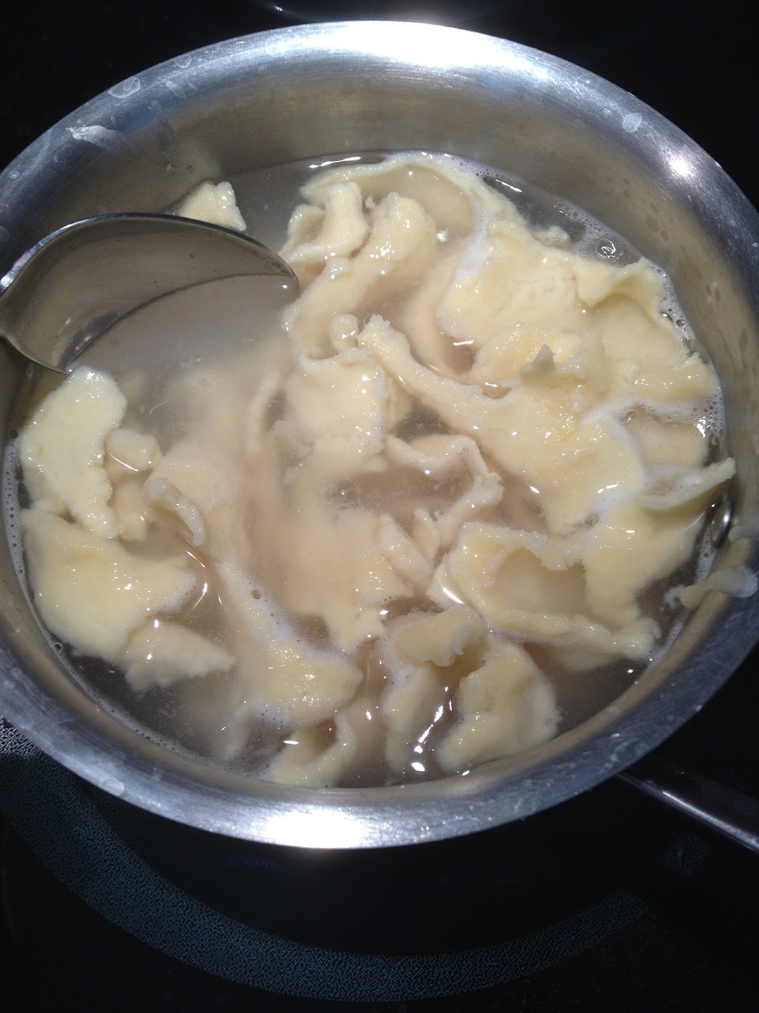 做疙瘩汤时怎么搅面疙瘩,做疙瘩汤怎么防止糊锅