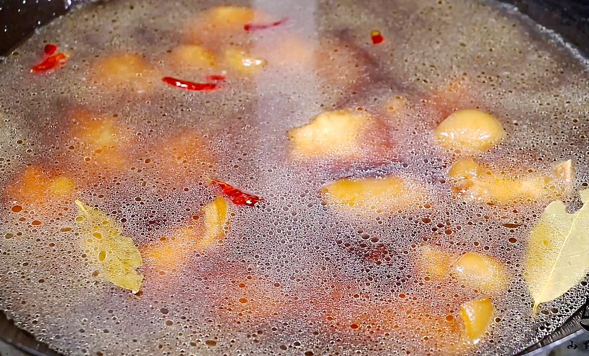 炖猪蹄怎么弄没有油,炖猪蹄用铁锅炖出来太硬怎么办