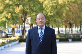 三尺讲台竞风流,云南农大附中校园