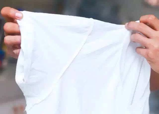 衣服如何洗不串色呀,衣服怎么洗也洗不干净怎么办