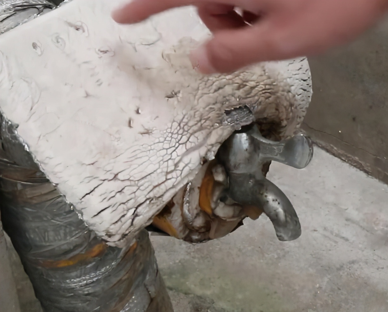 商品房水管冻住了如何快速解冻,户外地下水管冻住了如何快速解冻