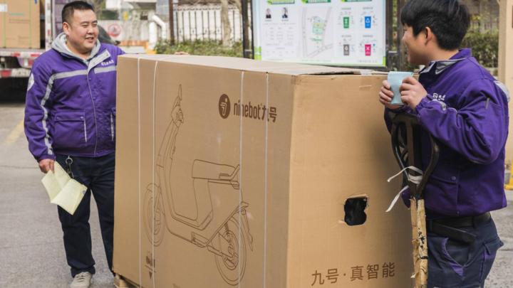 大灯炫酷有型,九号e100大灯效果