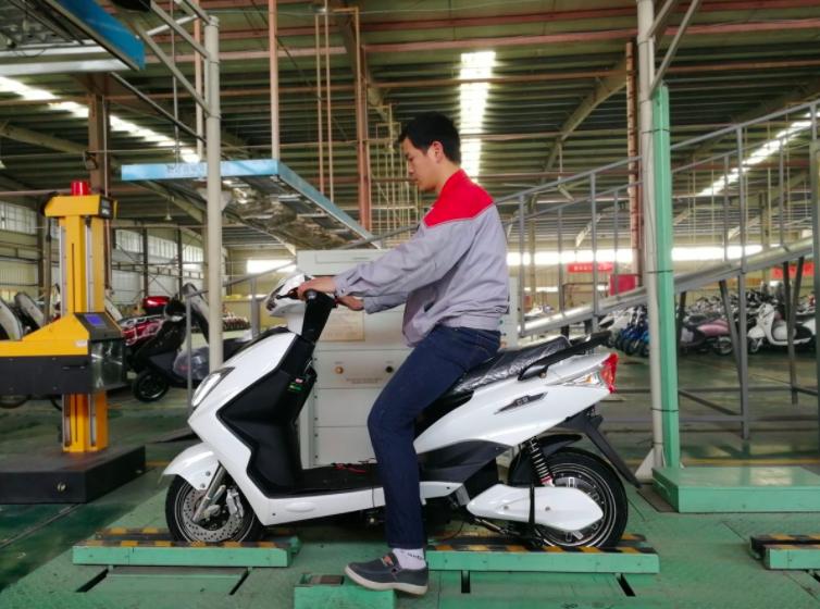 开电动车需要多少钱一台,开一个电动车制造厂需要多少钱