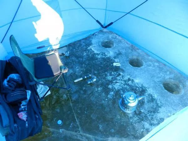 冬季冰钓钓深还是钓浅,冬季冰钓如何找鱼窝