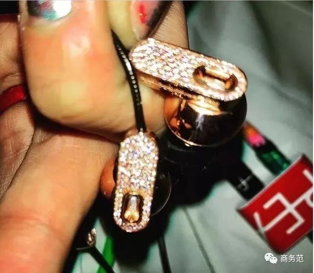 施华洛世奇镶钻表盘,表盘带钻施华洛世奇