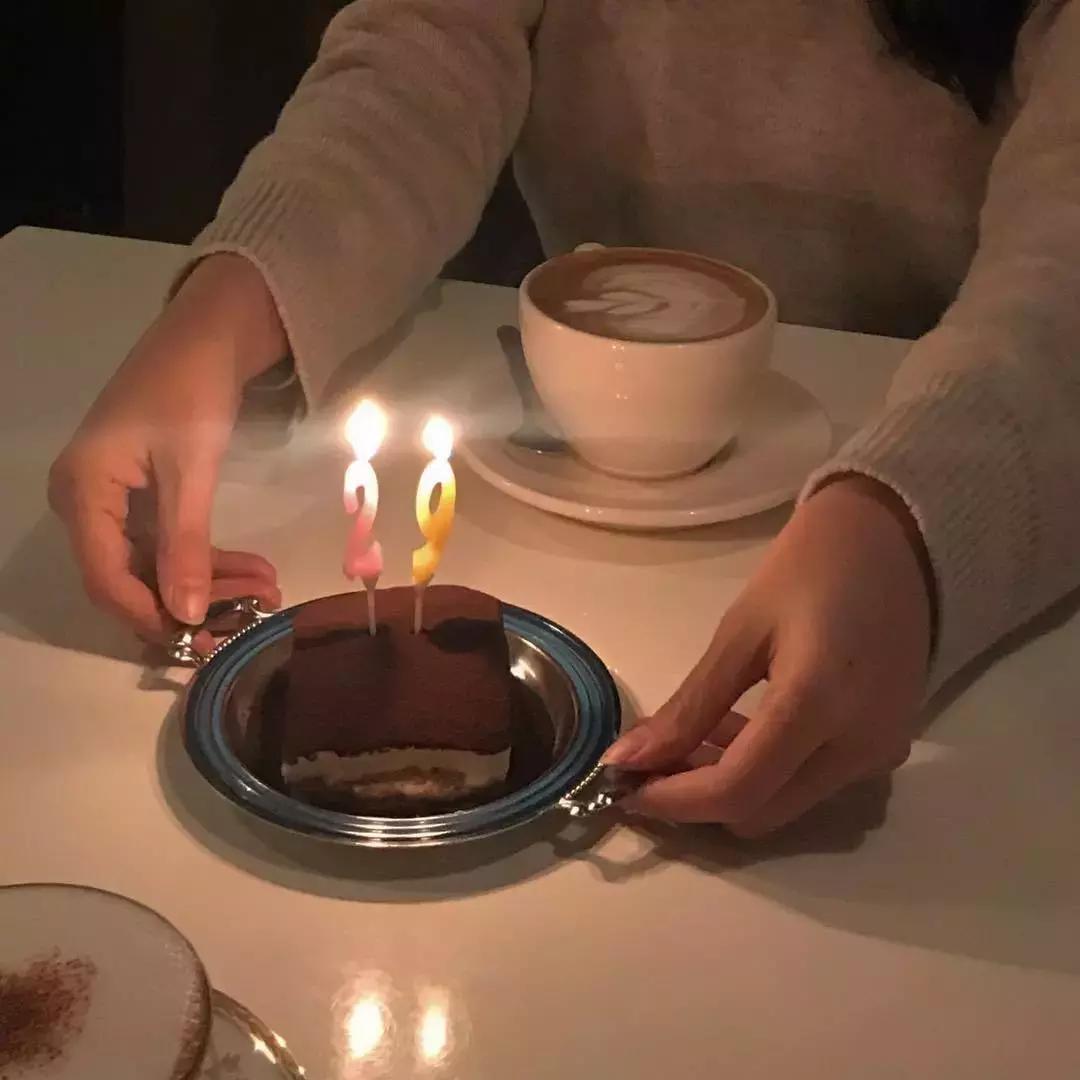 29岁女孩独居图片,29岁独居女孩的视频