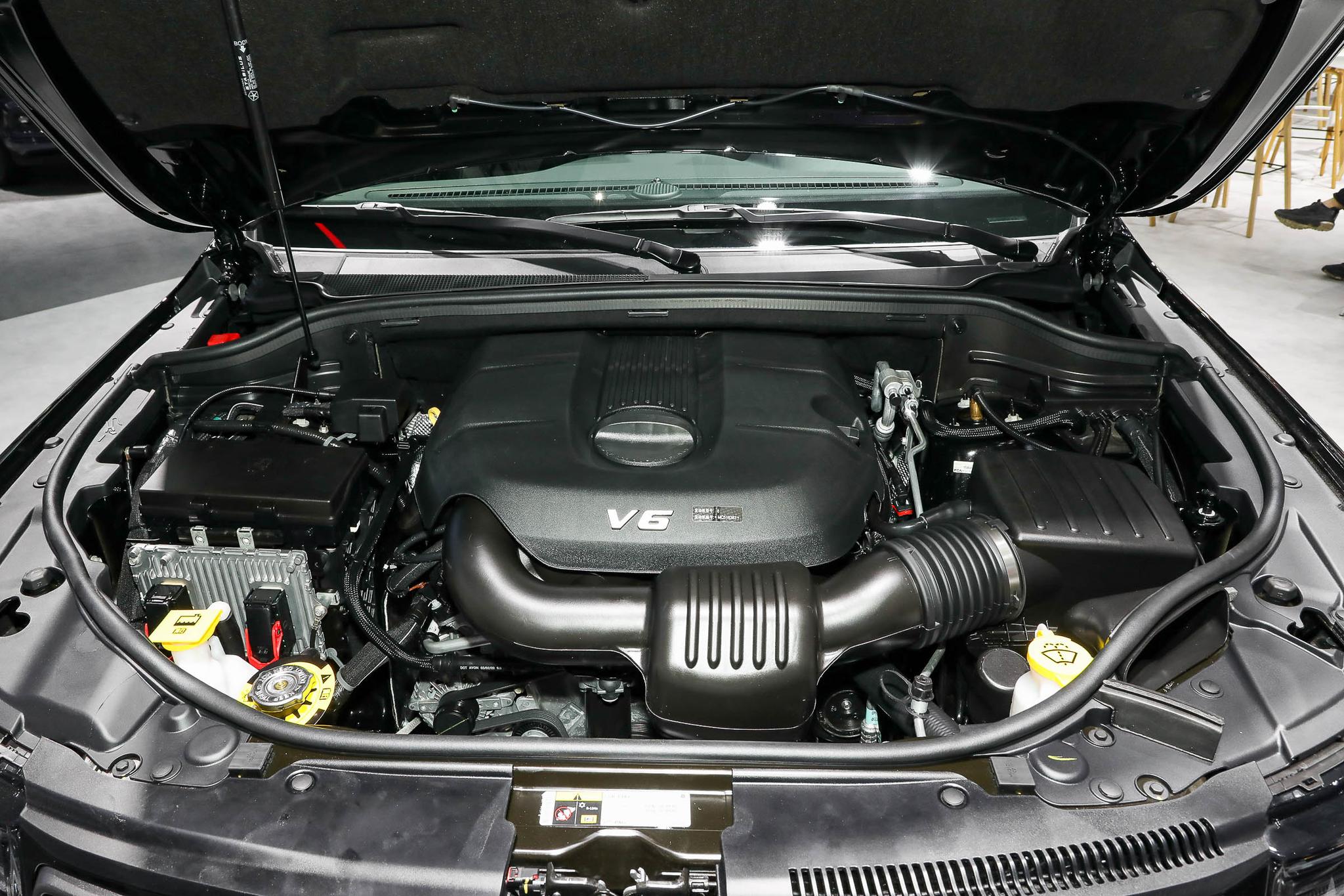 老车jeep大切诺基值得入手吗,jeep大切诺基是四驱吗