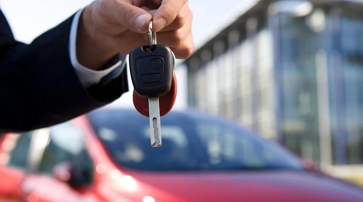 把车借给朋友如何规避责任,汽车借给别人出了事故后正确处理