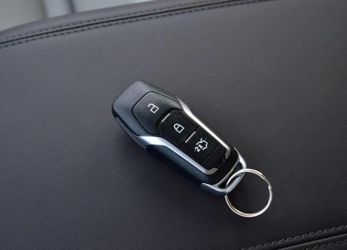 锐界2.7t和汉兰达2.0t哪个皮实,汉兰达2.7和锐界2.0哪个好