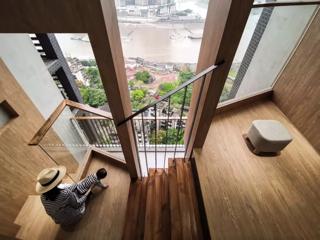 居民楼旧房改造成民宿风格,爆改旧楼成民宿