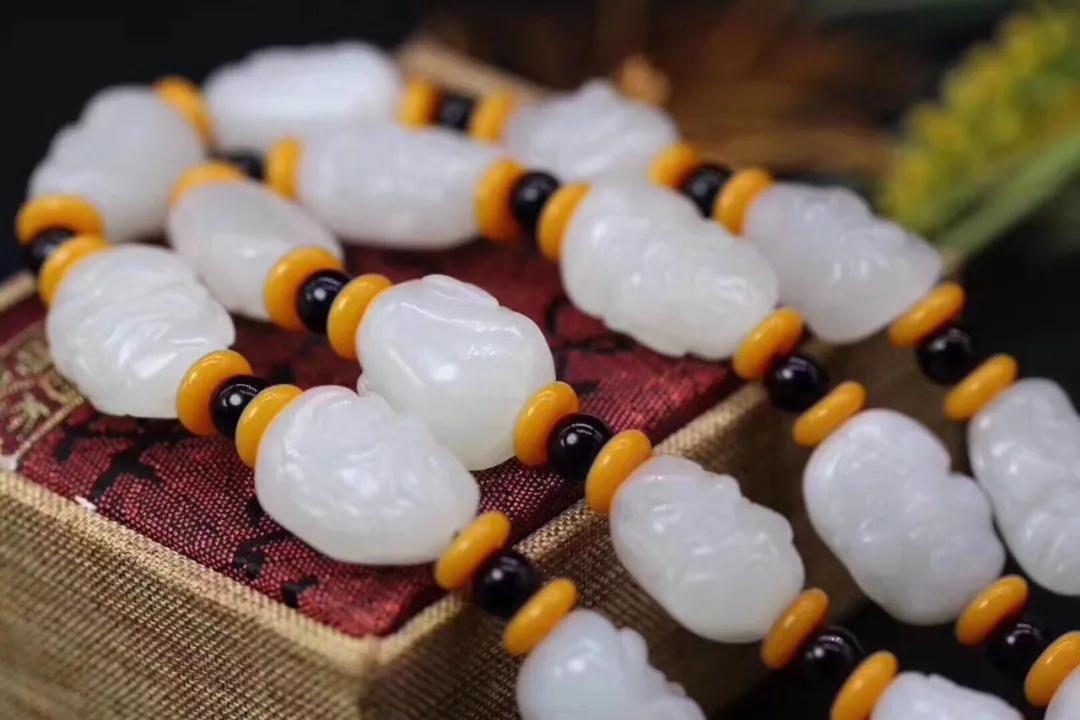 文玩菩提多宝手串,上档次的多宝手串怎么搭配