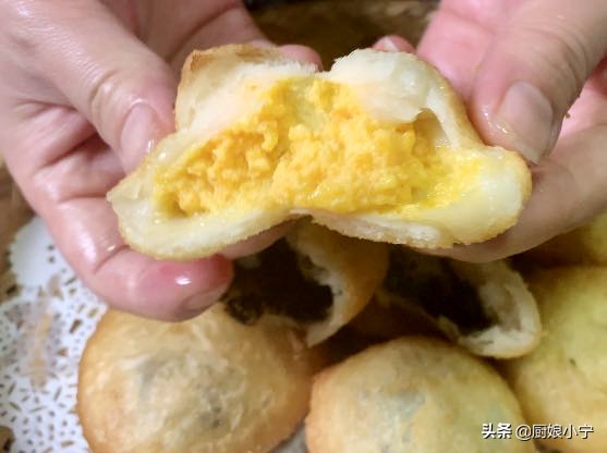油炸糕怎么做才会蓬松酥脆视频,大黄米面油炸糕怎样做酥脆鼓大泡