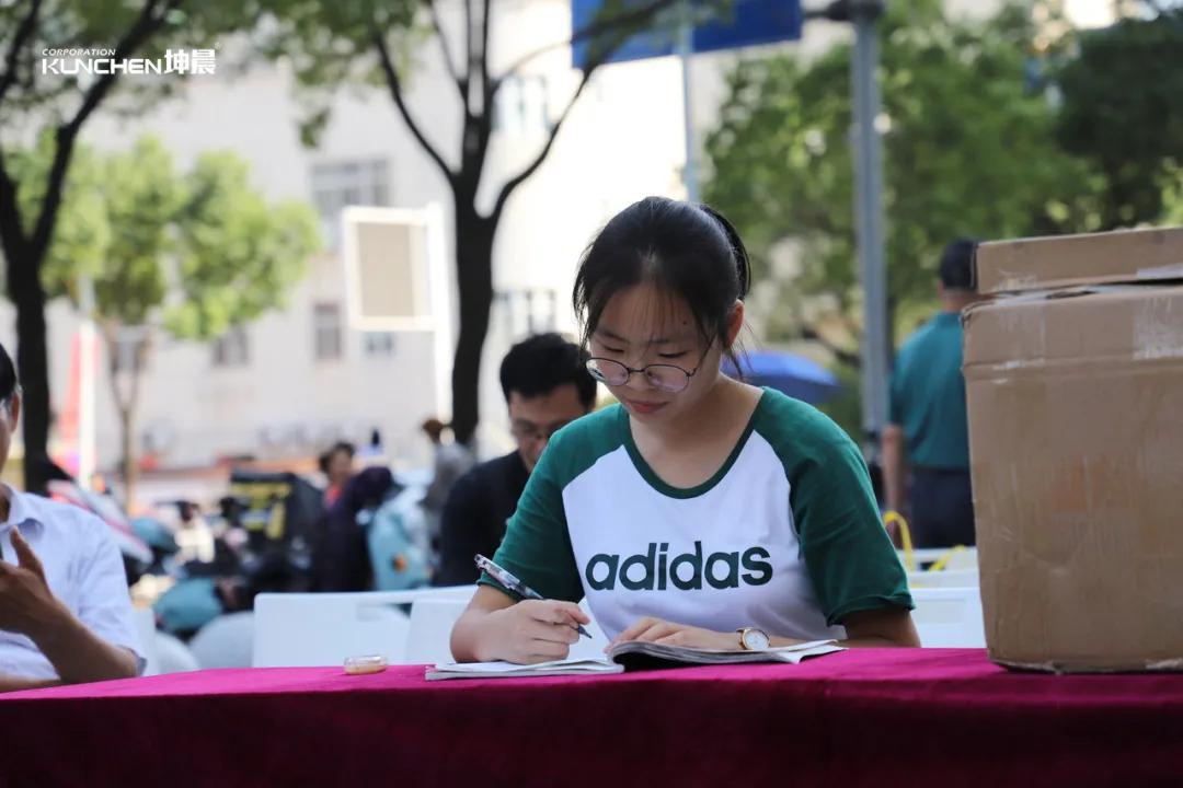 “同心同行，携手共赢”坤晨助力慈溪银泰童装品牌活动盛大开启
