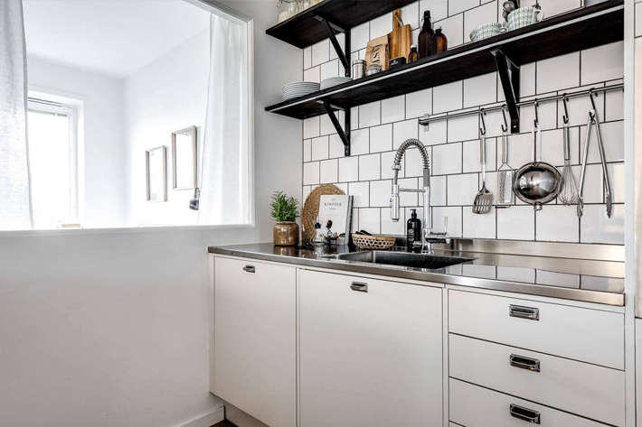 厨房台面用石英石真的还是假的,304不锈钢台面和石英石台面哪个好