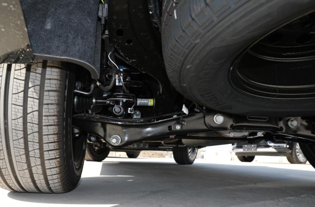 百万大林肯七座suv车型价格,新款林肯领航员值不值得买