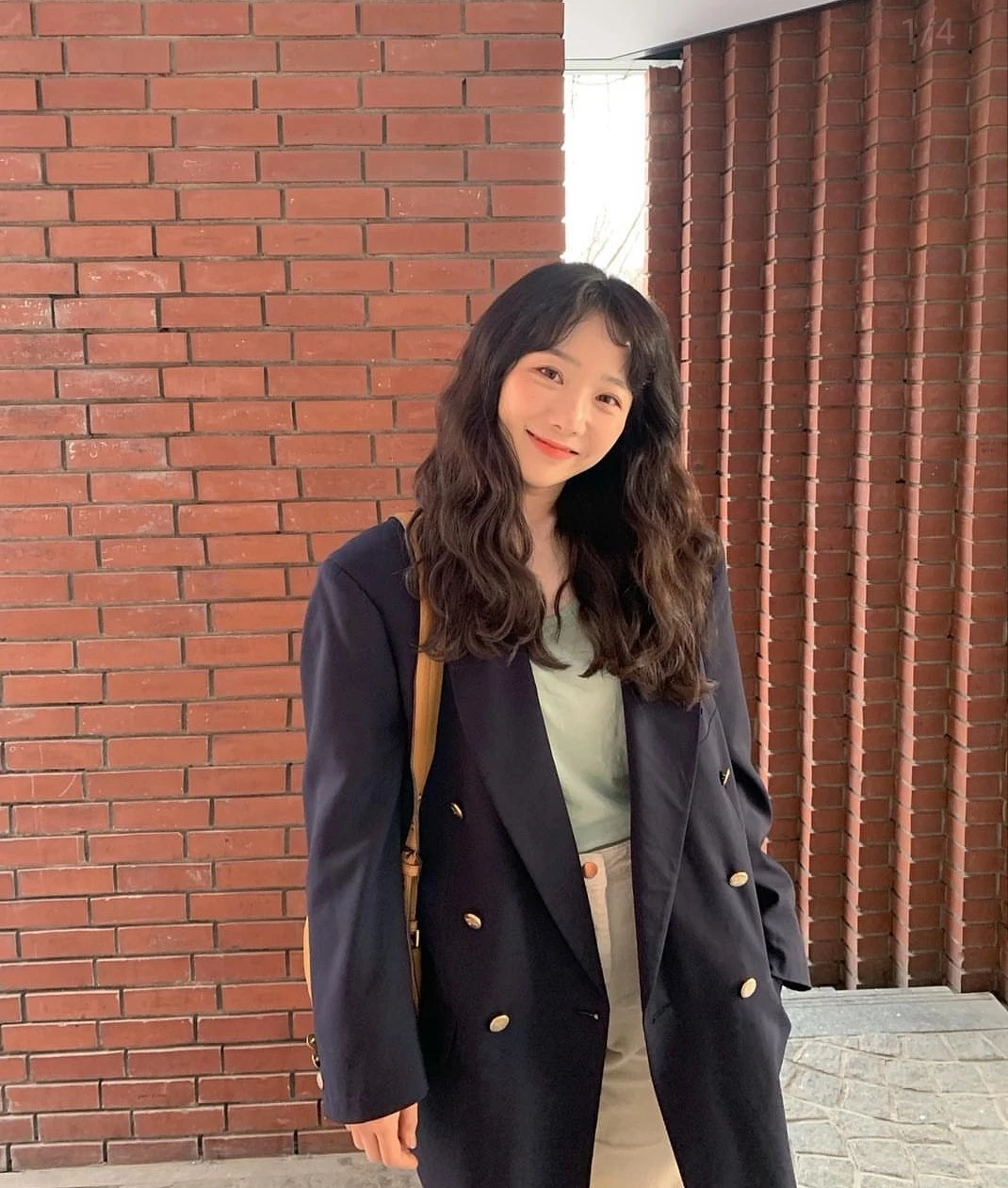 懒卷短发,懒卷是什么意思