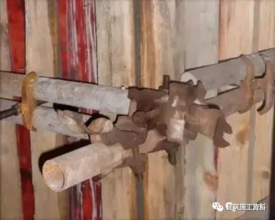 地下室模板施工技术交底,幕墙施工技术交底模板