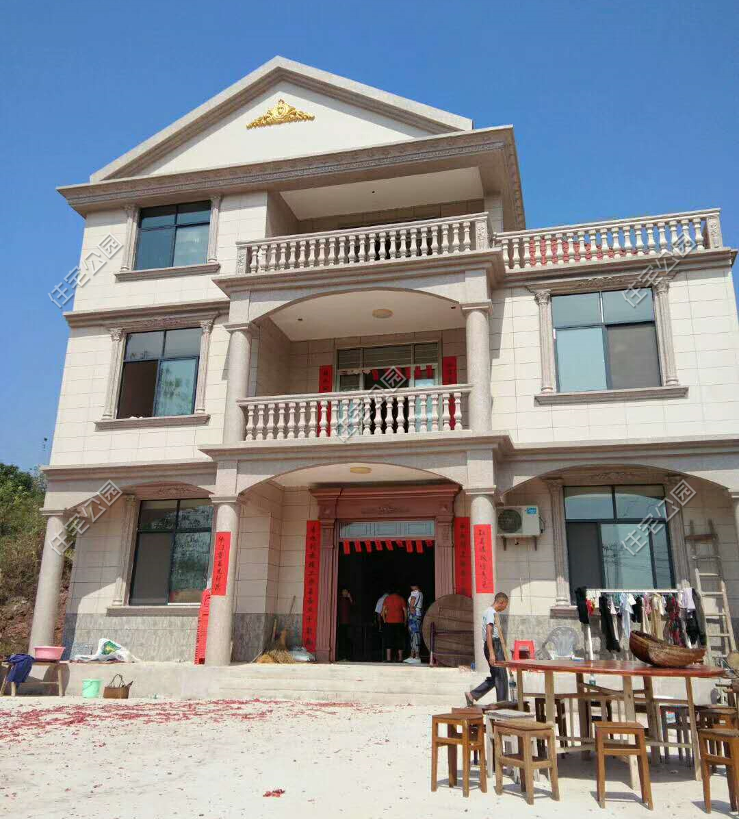 结婚6年积攒61万，田女士拿来给农村公婆盖新房，十里八乡都夸赞