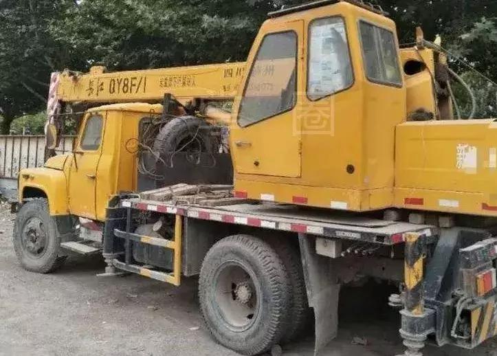 NO.869：阿克苏这台僵尸车快要被拆完了，车主不来认领吗？