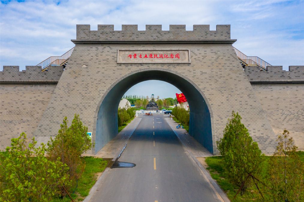 她是滔滔千里黄河的宠儿,阴山之下、河套之上的掌上明珠