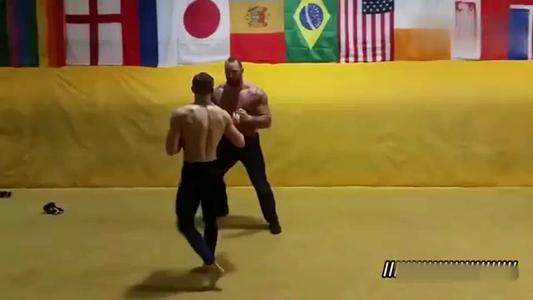 詹姆斯职业生涯恶意犯规多少次,篮球犯规詹姆斯