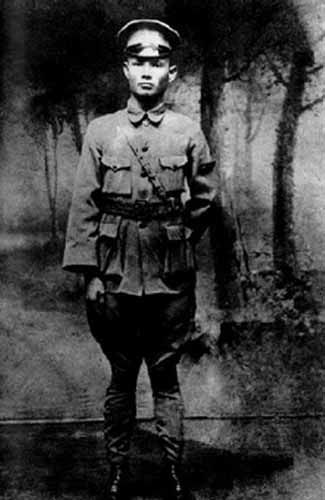 1949年蒋介石败逃台湾时，*剑英叶**本可以打下老蒋专机，为何不打？