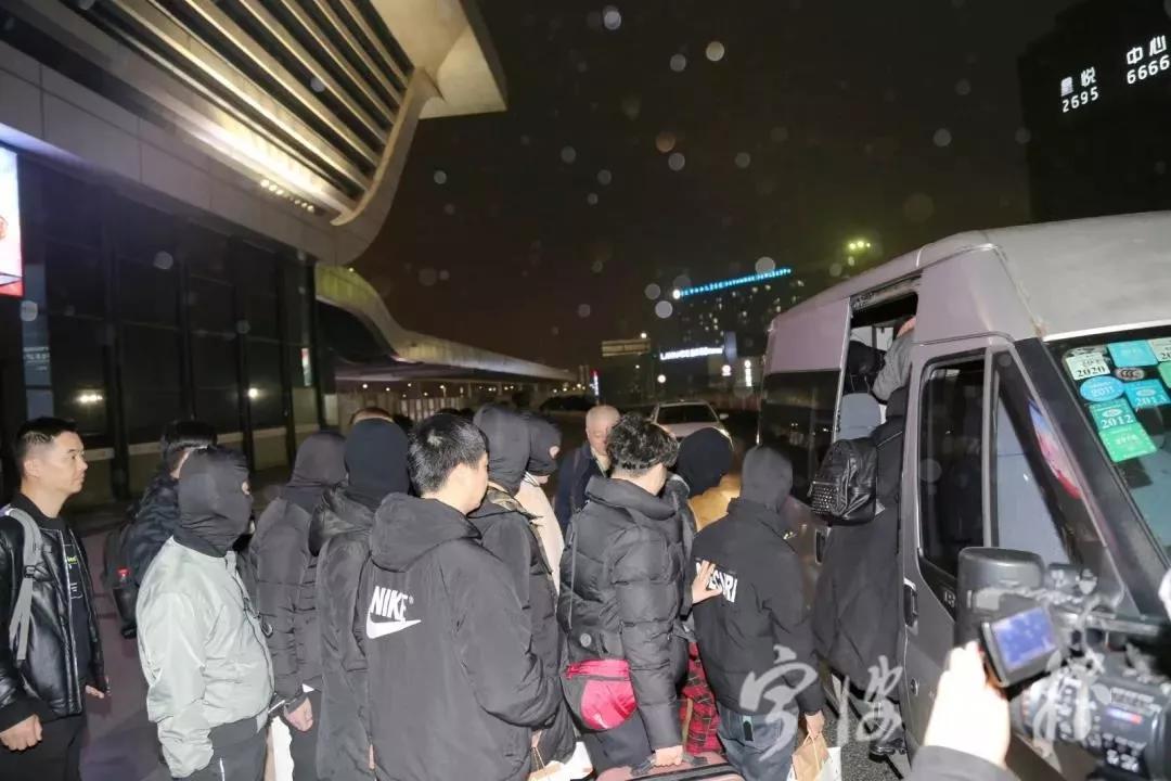 宁波女子刚投64万，就被踢出“炒股高手群”！可怕的事开始了