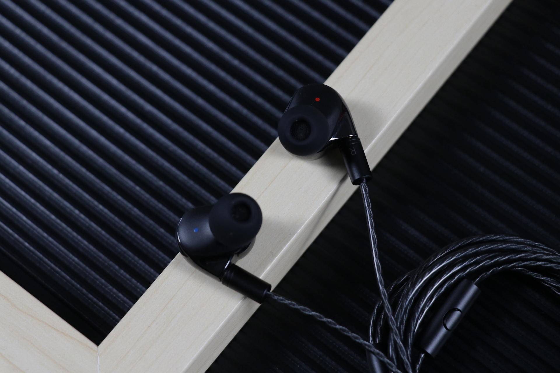 小米耳机圈铁和双动圈哪个好,小米圈铁pro和小米双动圈耳机测评