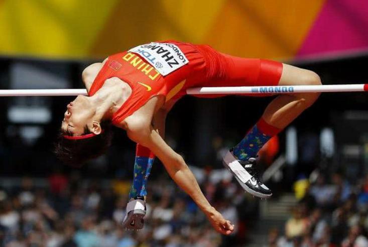 跳高之神张国伟退役视频,昔日跳高第一人张国伟去哪了