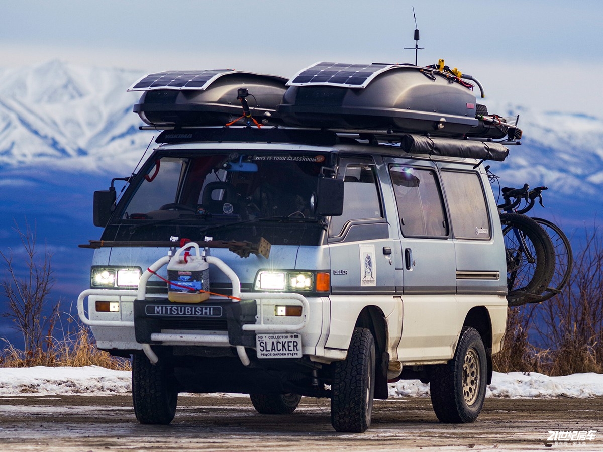 小伙买八手车,小伙买了6米8房车