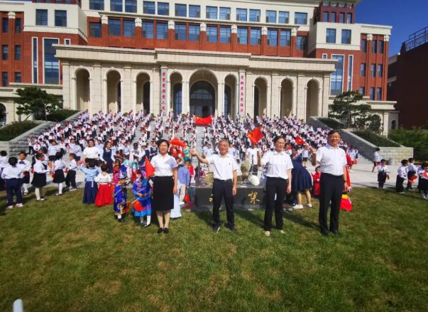 青岛cbd超燃快闪献礼海军节,我和我的祖国快闪青岛学校