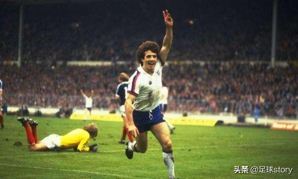 英格兰历史最佳11人,博比查尔顿见证鲁尼