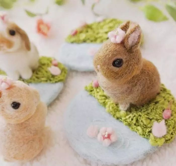 羊毛毡温暖手作,羊毛毡怎么在球上戳出爱心