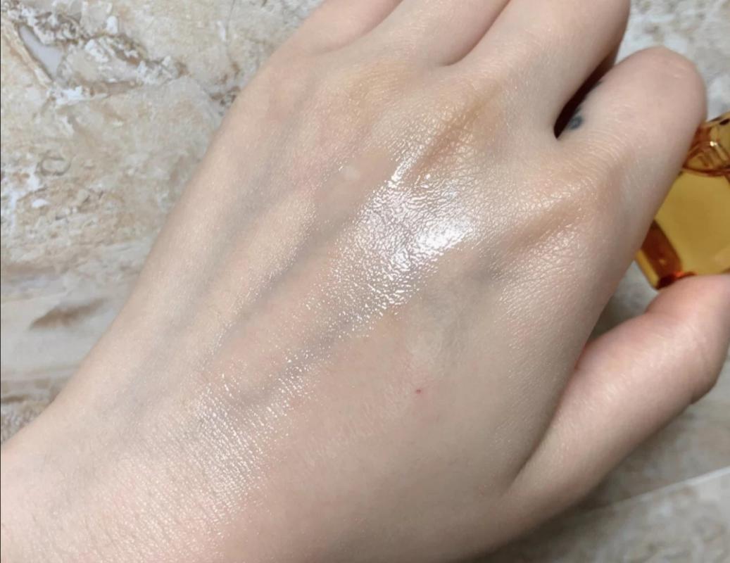 用完爽肤水再用醒肤露,用完爽肤水马上用乳液