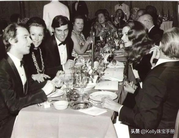 佳士得卖给卡塔尔皇室的4000万美金粉钻,是“被偷走的财产”?