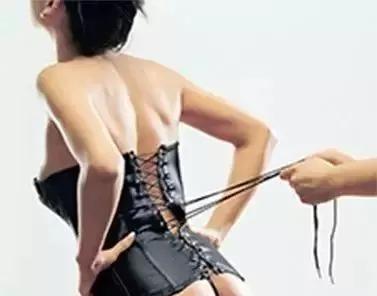 女生束腰子宫下垂,盆底肌漏尿穿收腹束腰能修复吗