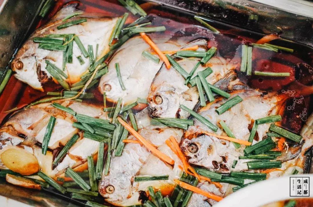 荷花池美食批发市场,荷花池美食街在哪里