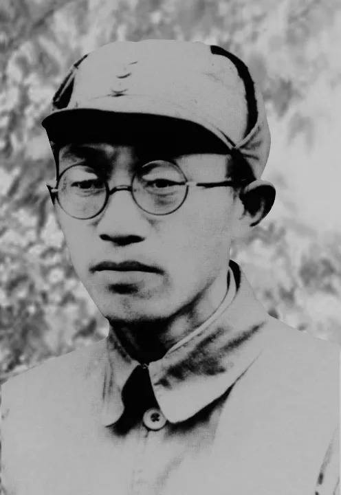 1943年，毛主席接见新四军将领田守尧，保卫处处长却说：他是假的