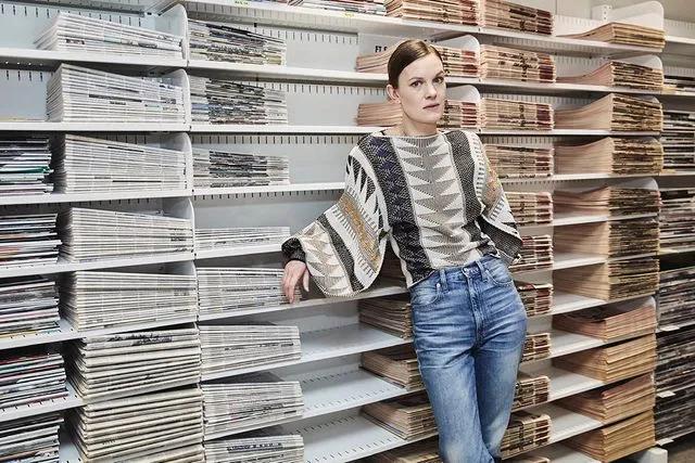 一件风衣穿10年！这位前VOGUE编辑才是职场穿搭范本吧