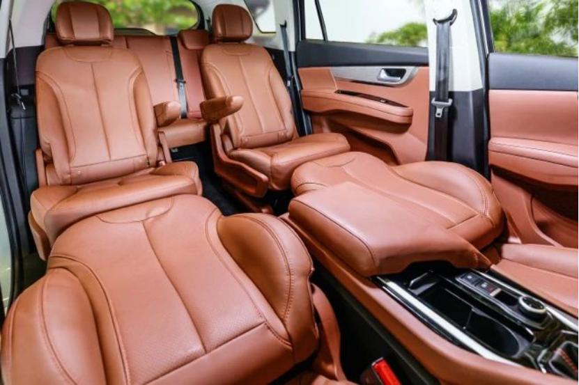 全家出行选车难，村长李锐安利海马汽车新品7X，网友：值得一盘